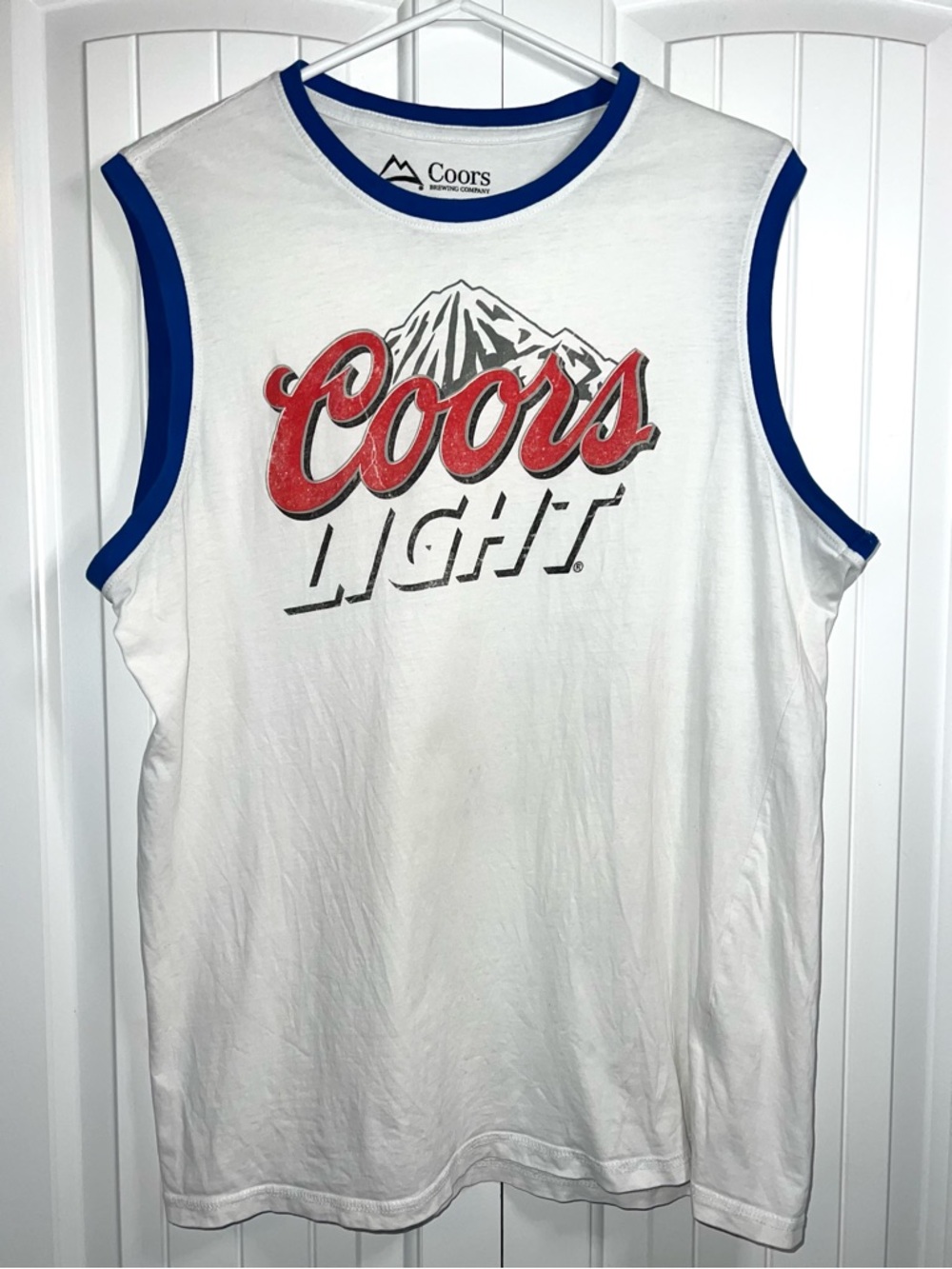 Coors Light Beer Tank Top Men’s Large White Sleeveless Shirt Silver Bullet Party
